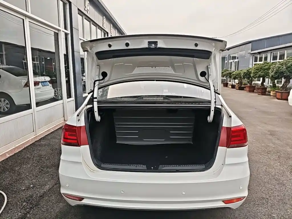 Volkswagen Santana — миниатюра 19