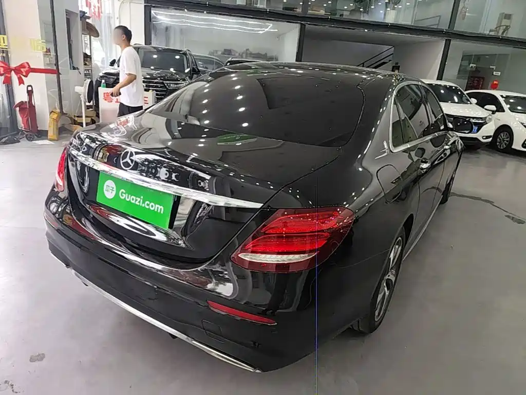 Mercedes-Benz E-Class — миниатюра 7