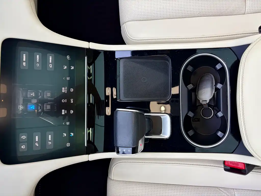 Li Auto ONE 2020 6 мест