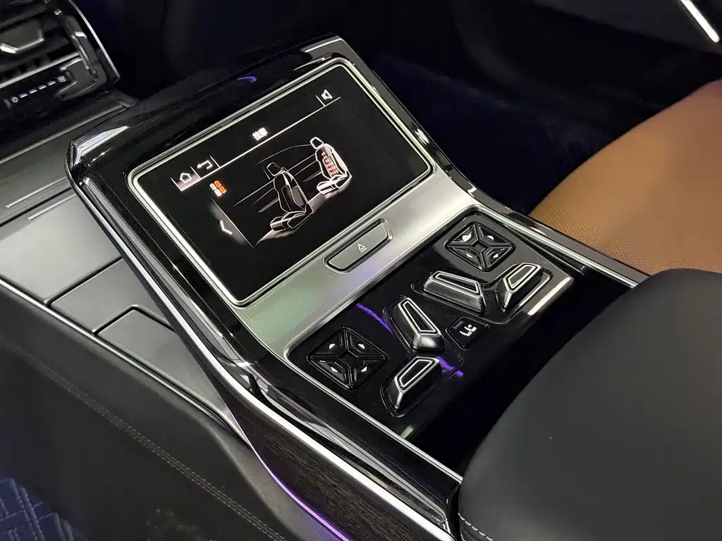 Audi A8 — миниатюра 13