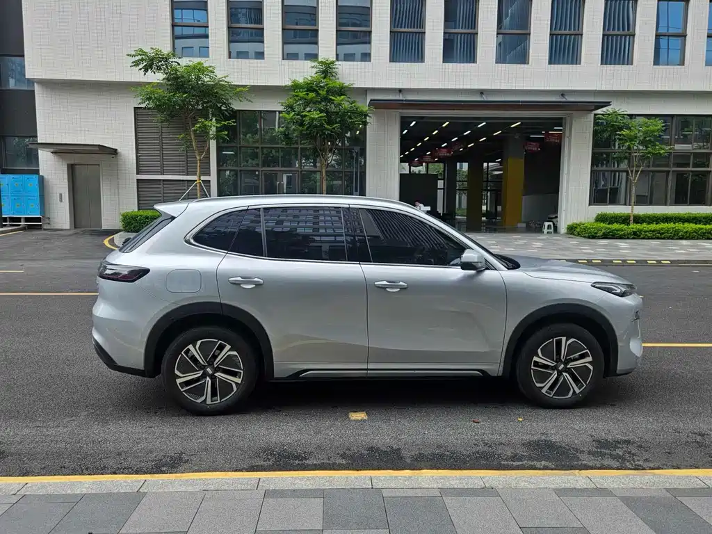 Geely Galaxy Galaxy 7 7 2025 120km +