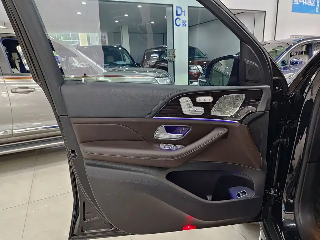 Mercedes-Benz GLS — миниатюра 6