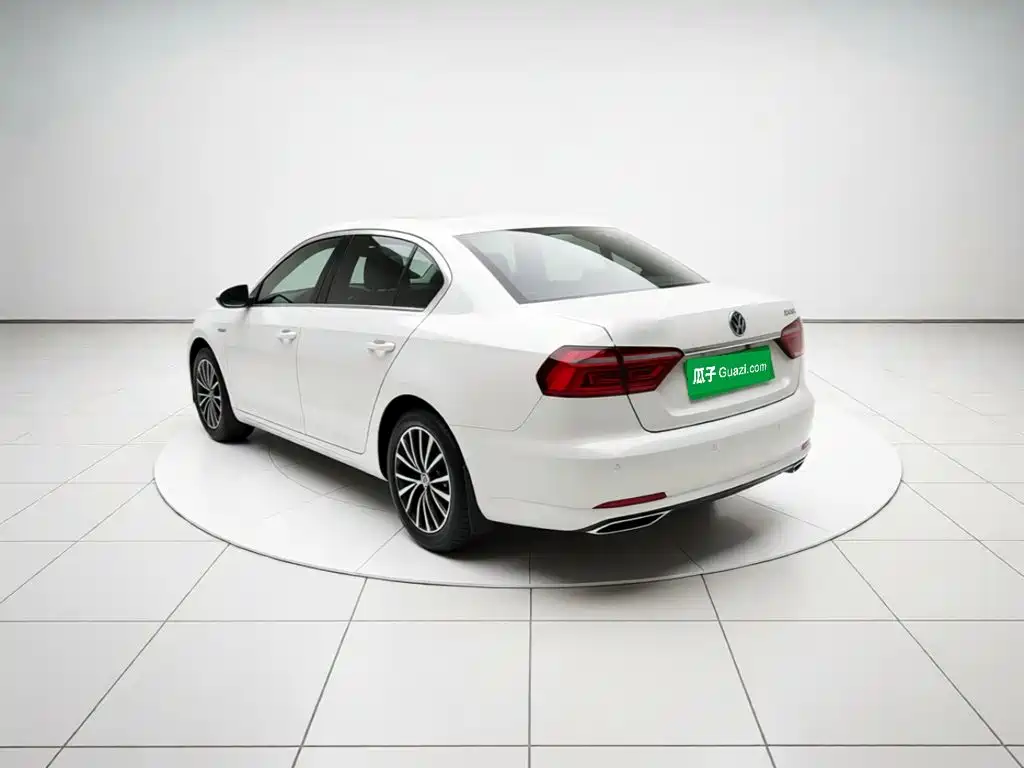 Volkswagen Lavida — миниатюра 4