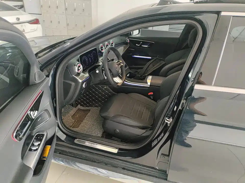 Mercedes-Benz C-Class — миниатюра 5
