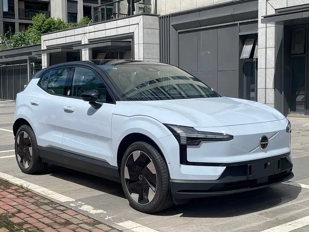 Volvo EX30 2025 Ultra