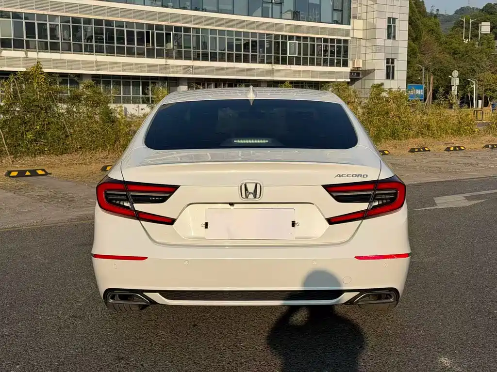 Honda Accord — миниатюра 8