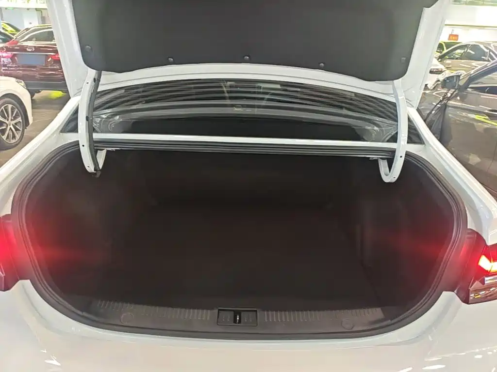 Roewe i6 MAX — миниатюра 19