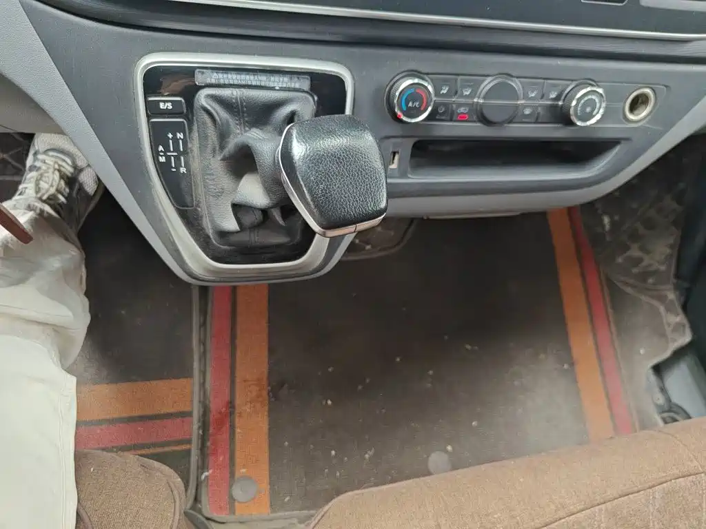 Maxus V80 — миниатюра 10