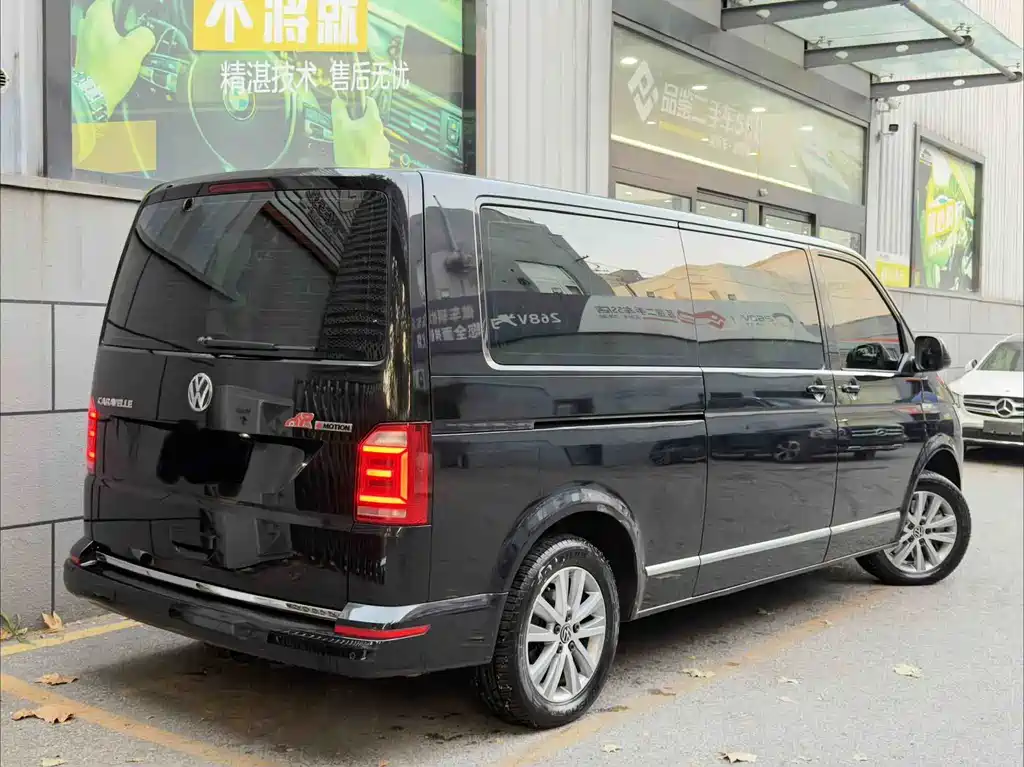 Volkswagen Caravelle — миниатюра 2