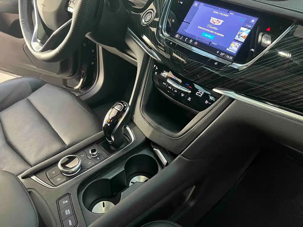 Cadillac XT6 — миниатюра 16