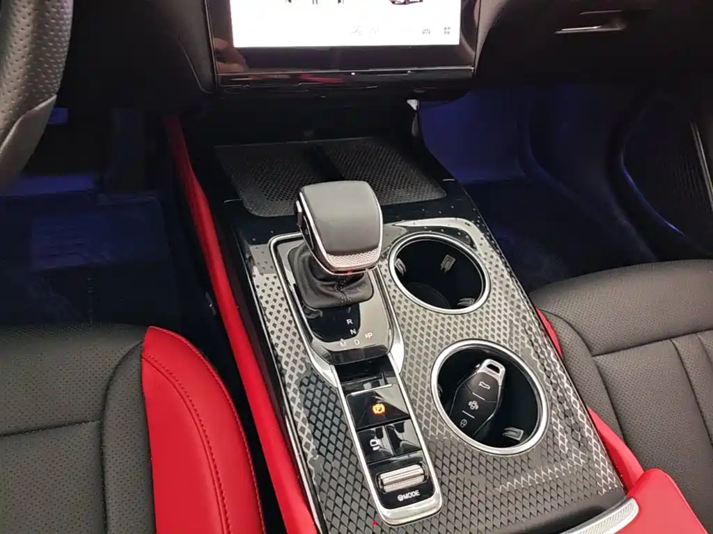 Hongqi Hongqi HS3 — миниатюра 14