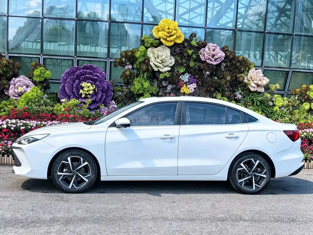 Roewe i5 — миниатюра 3