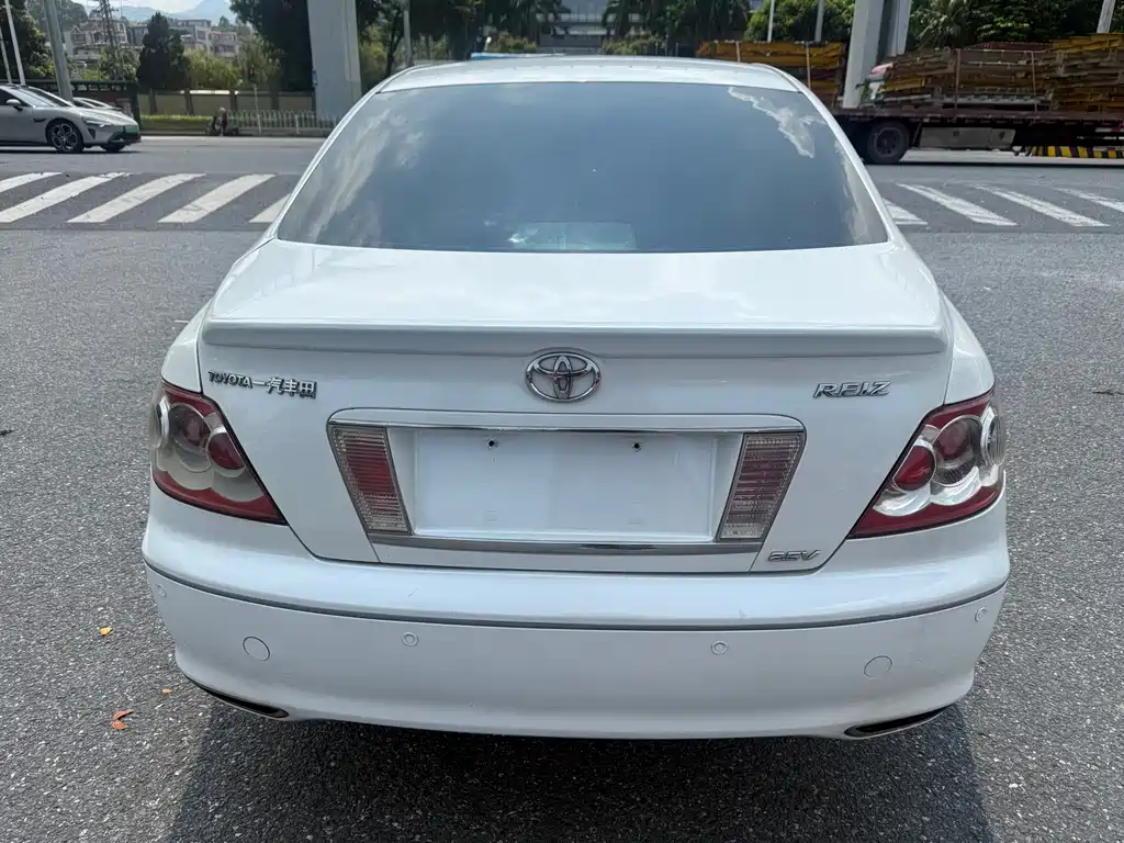 Toyota Reiz — миниатюра 6