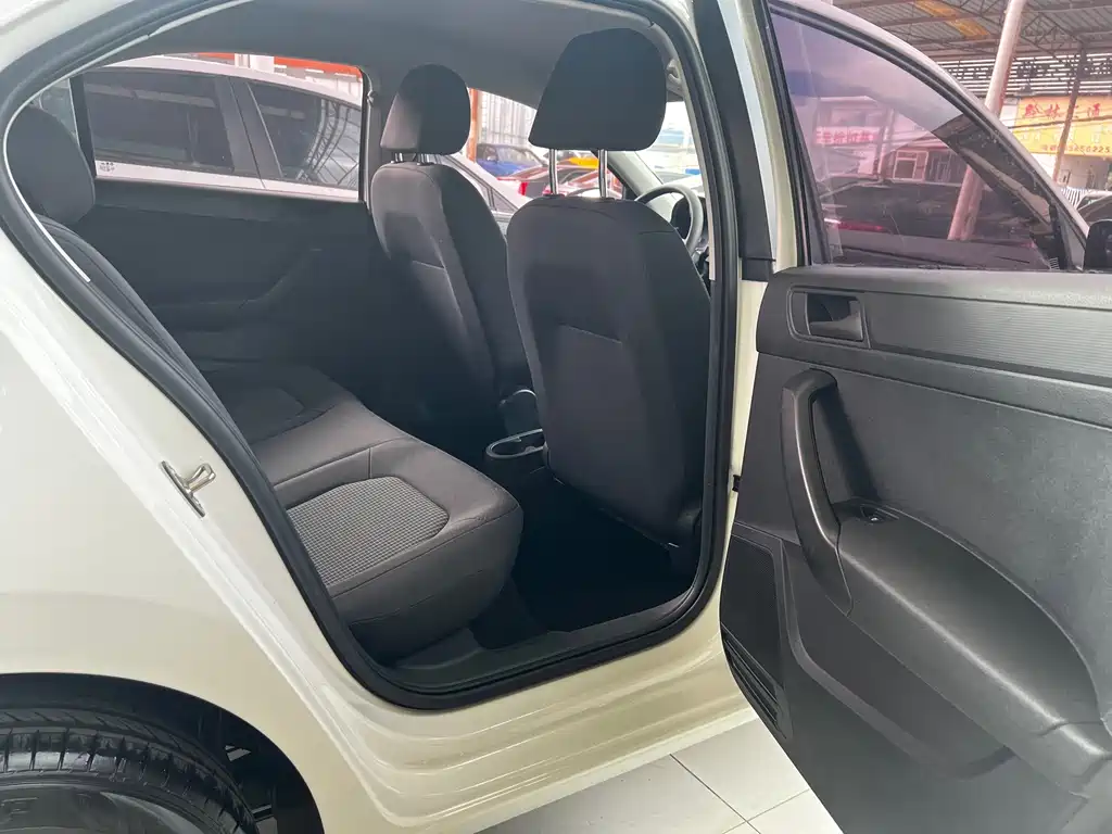 Volkswagen Santana — миниатюра 15