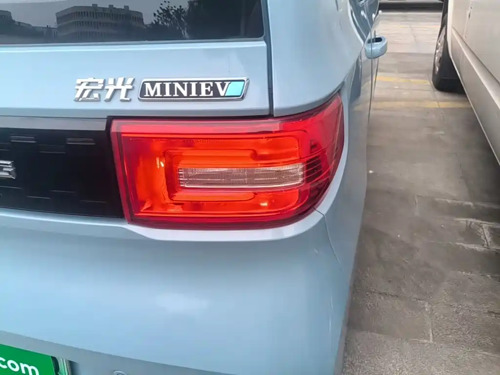 Wuling MINIEV — миниатюра 8