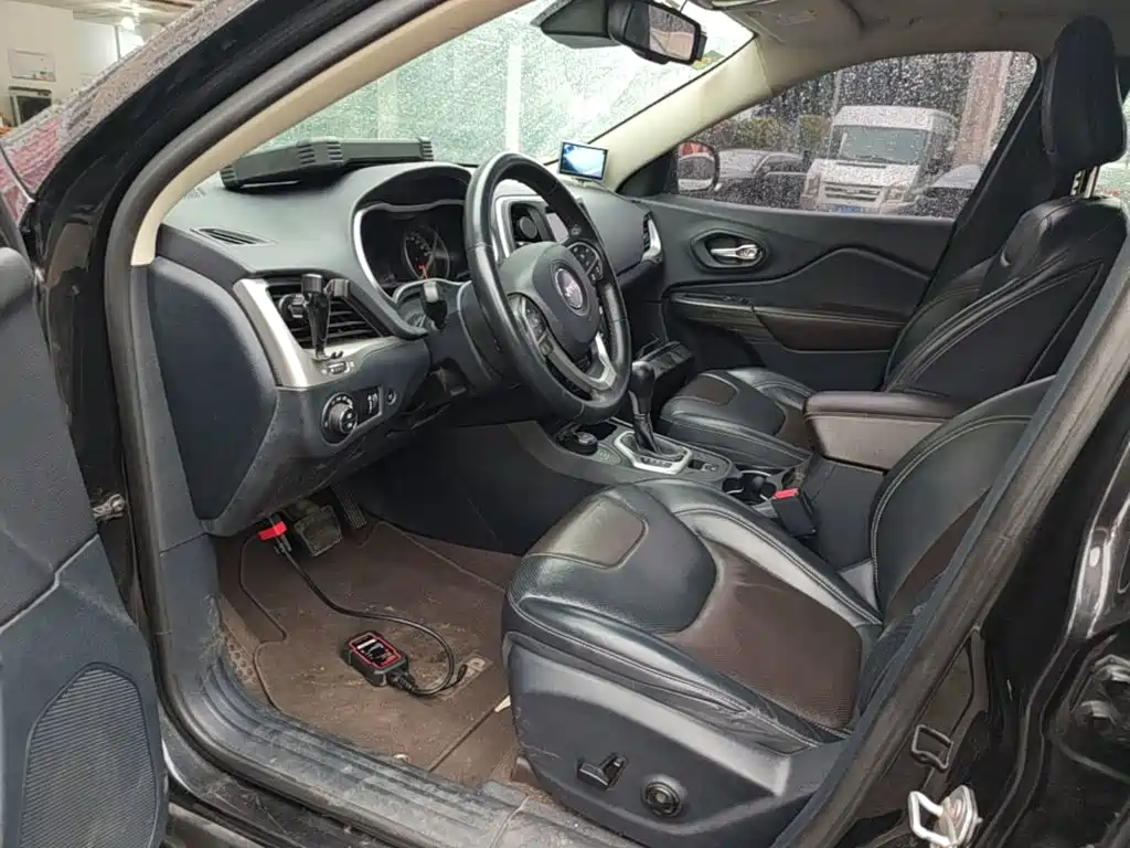 Jeep Cherokee — миниатюра 15