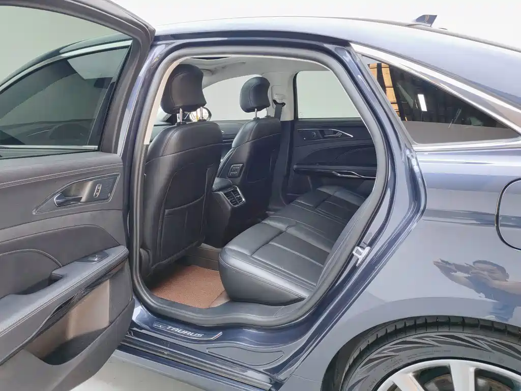 Ford Taurus — миниатюра 6