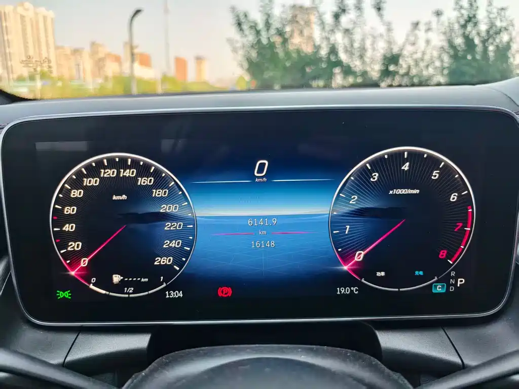 Mercedes-Benz GLC — миниатюра 10