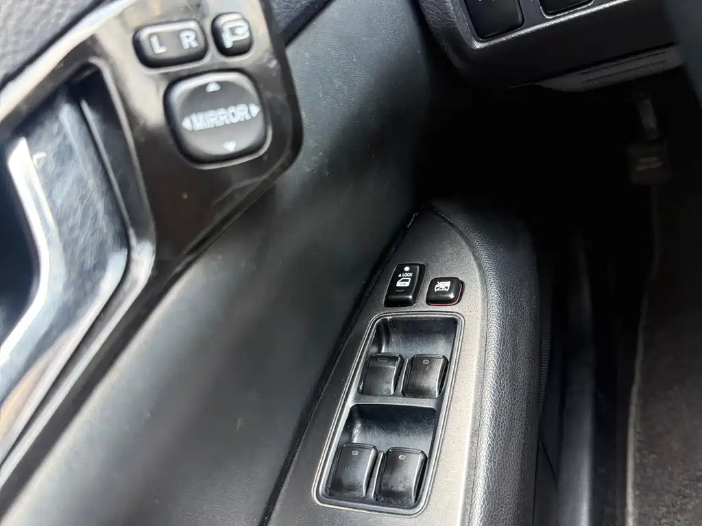 Toyota Reiz — миниатюра 13