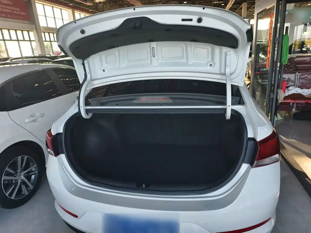 Hyundai Verna — миниатюра 13