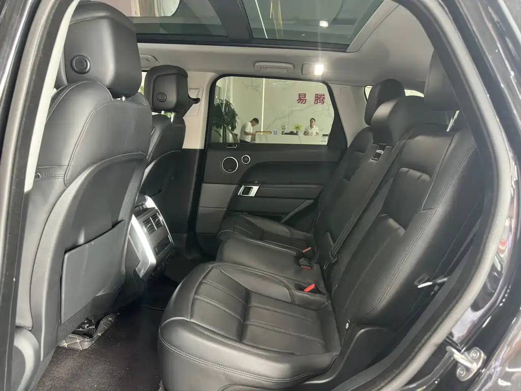 Land Rover Sport PHEV — миниатюра 5