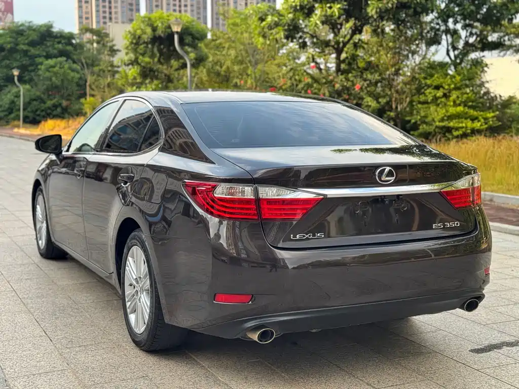 Lexus ES — миниатюра 5