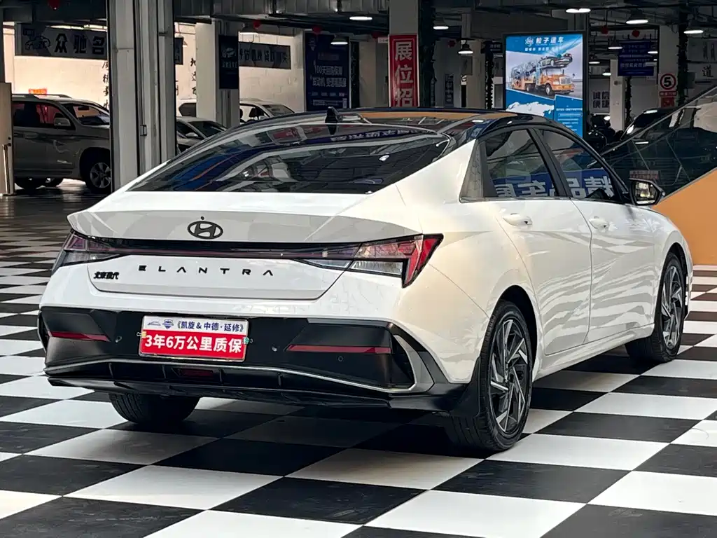 Hyundai Elantra — миниатюра 6
