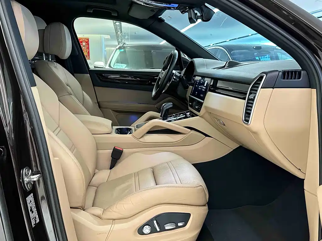 Porsche Cayenne — миниатюра 12