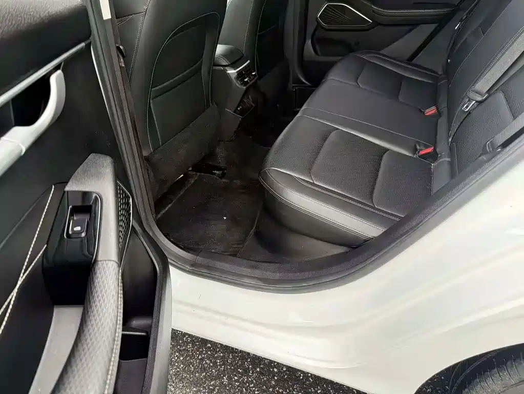 Geely Emgrand — миниатюра 4