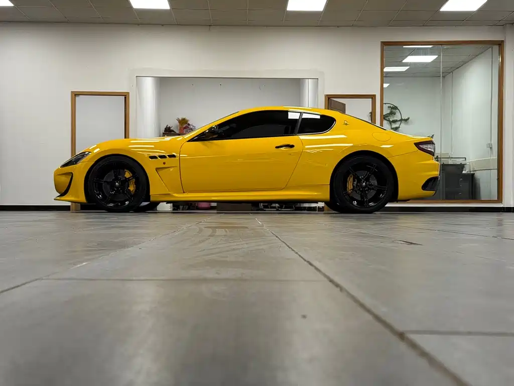 Maserati GranTurismo 2012 4.7L MC Stradale