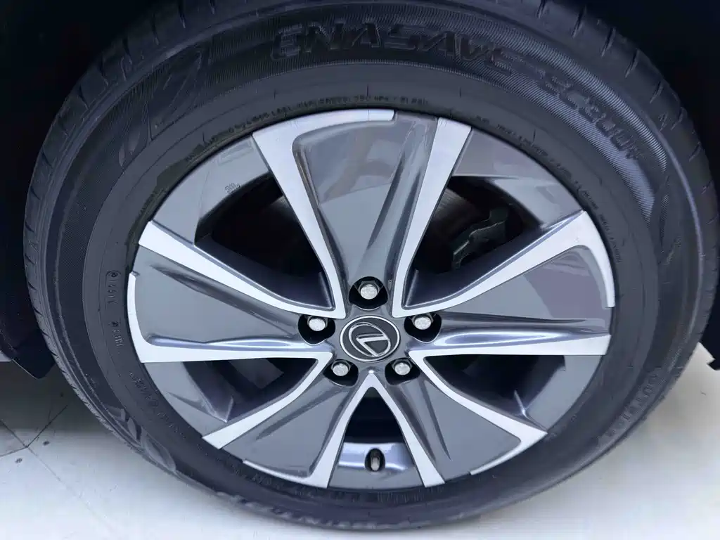Lexus UX New Energy — миниатюра 17