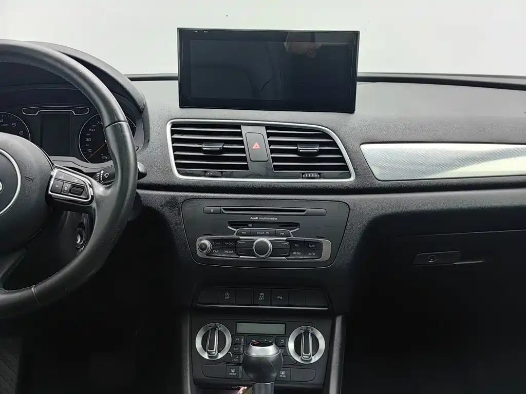 Audi Q3 — миниатюра 12