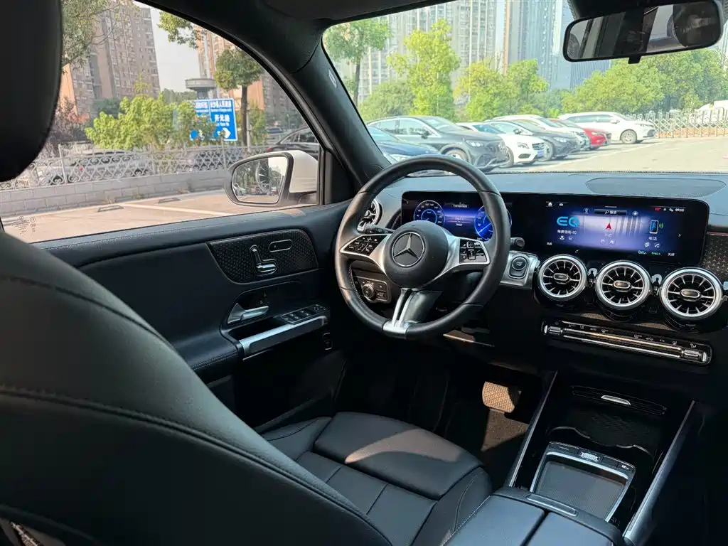 Mercedes-Benz EQB — миниатюра 11