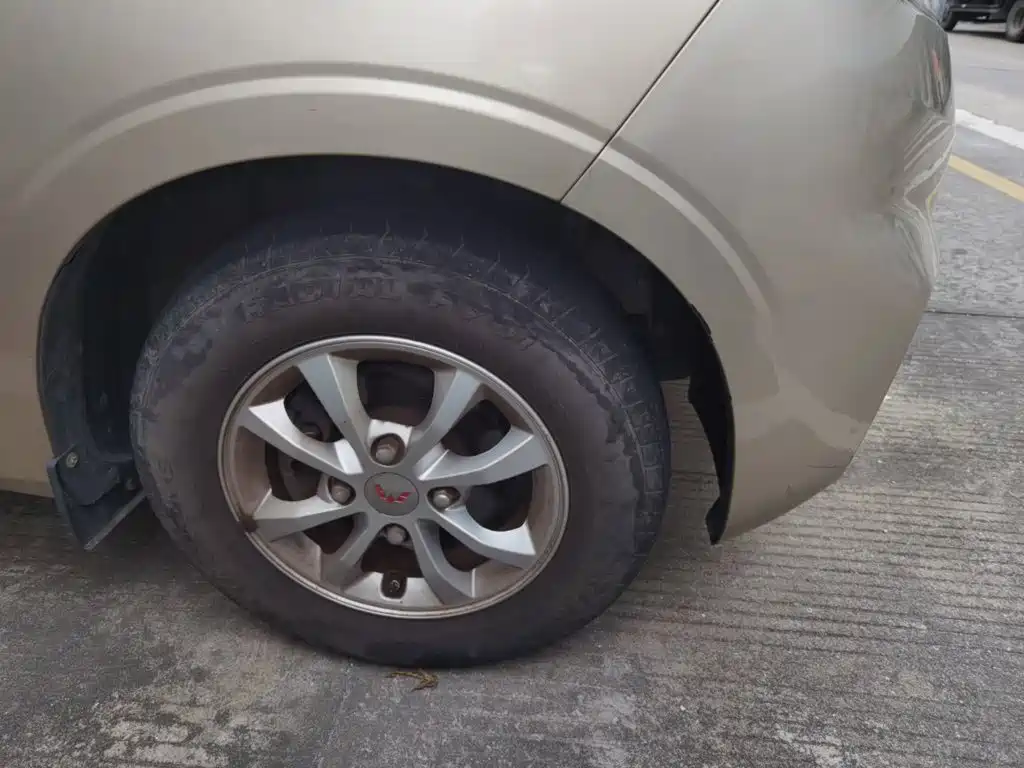 Wuling Hongguang V — миниатюра 8