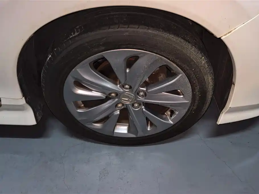 Honda Jade 2017 1.8L AT 5 мест