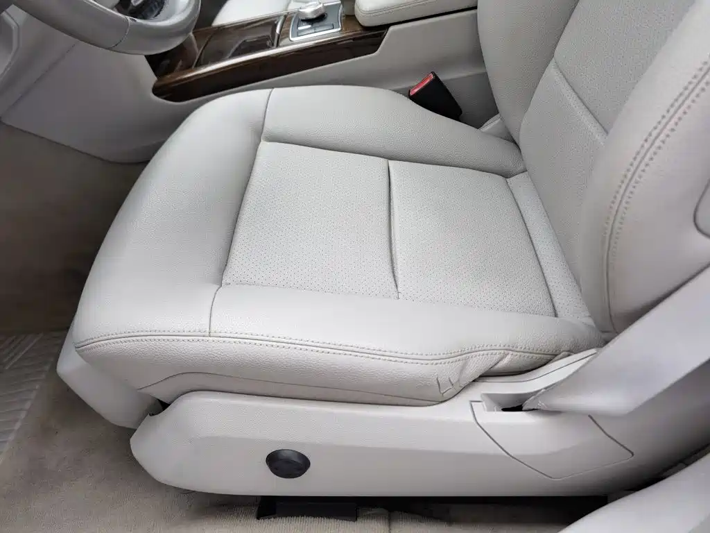 Mercedes-Benz E-Class — миниатюра 20