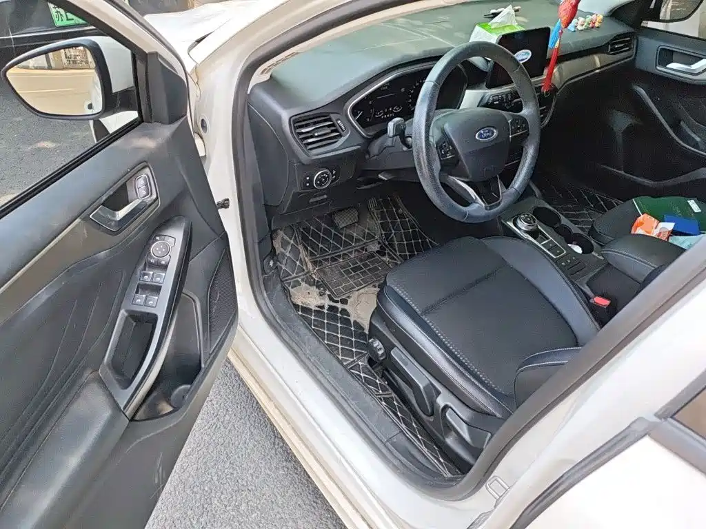 Ford Focus — миниатюра 14