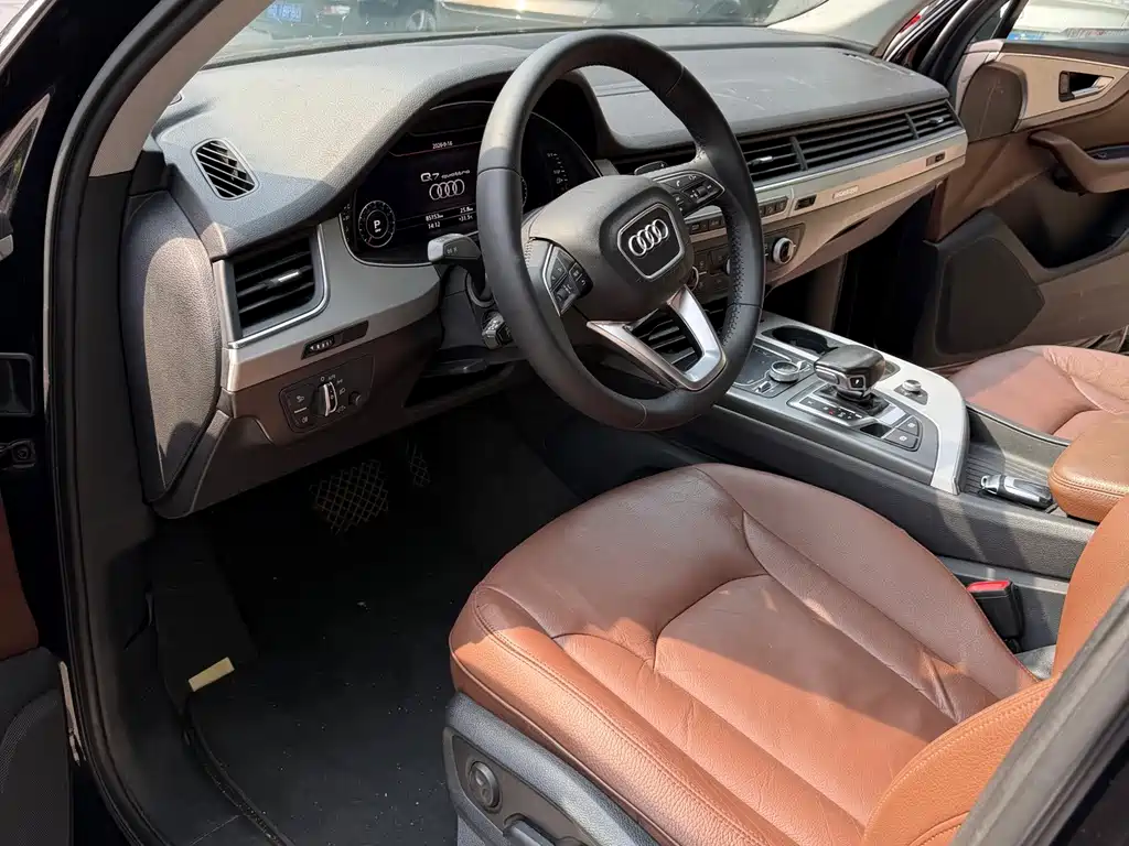 Audi Q7 — миниатюра 6