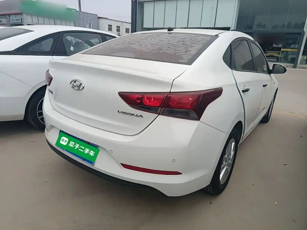 Hyundai Verna — миниатюра 7
