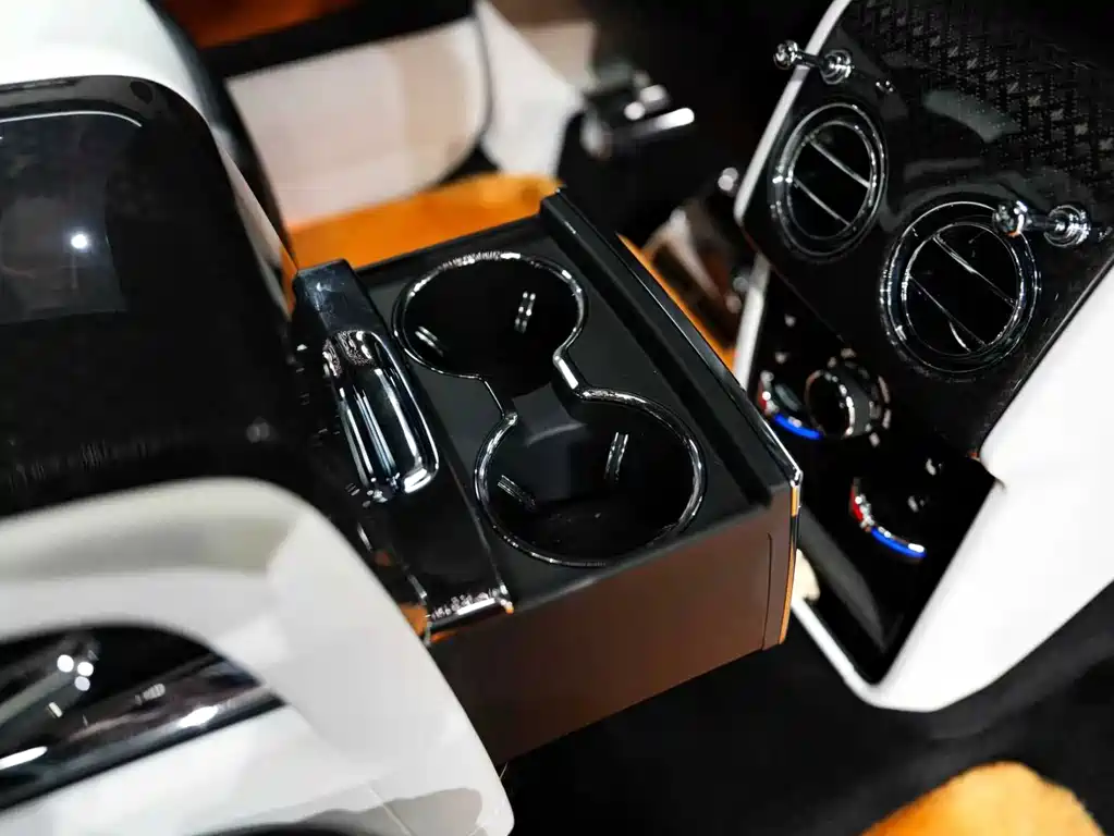 Rolls-Royce Cullinan — миниатюра 45