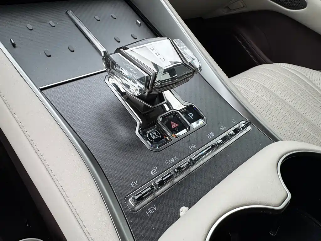 Denza Denza Z9GT — миниатюра 8