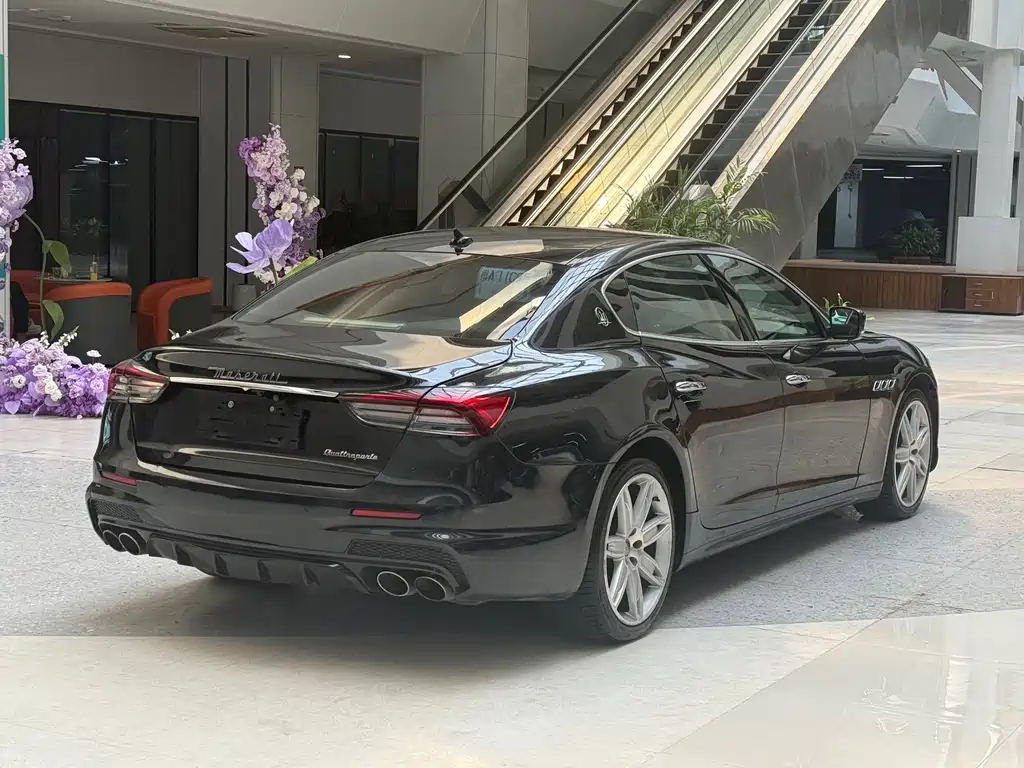 Maserati Quattroporte — миниатюра 4