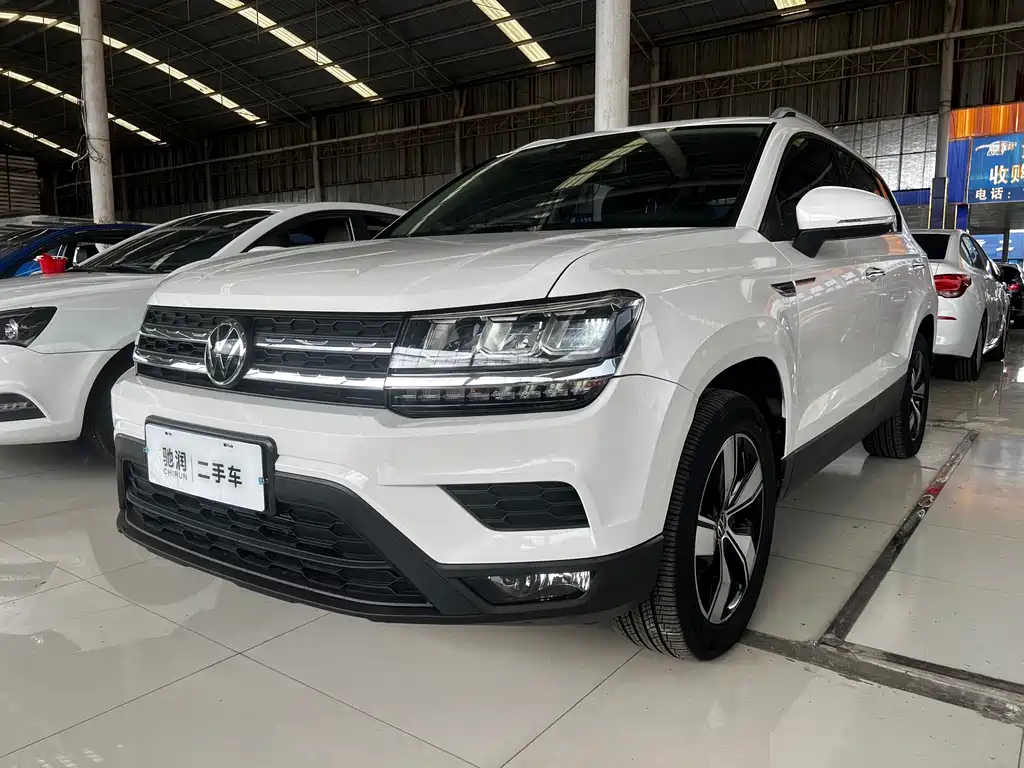 Volkswagen Tharu