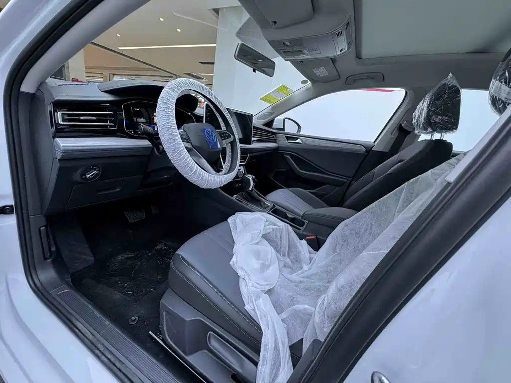 Volkswagen Sagitar 2026 3000 300TSI DSG