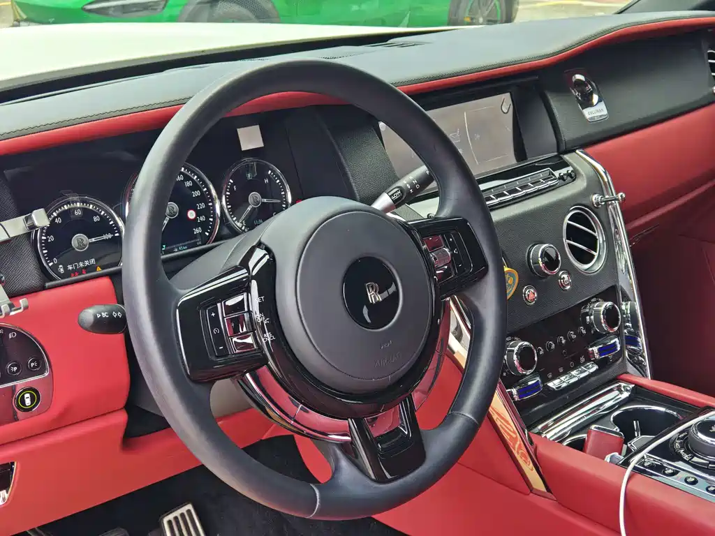 Rolls-Royce Cullinan 2018 мест