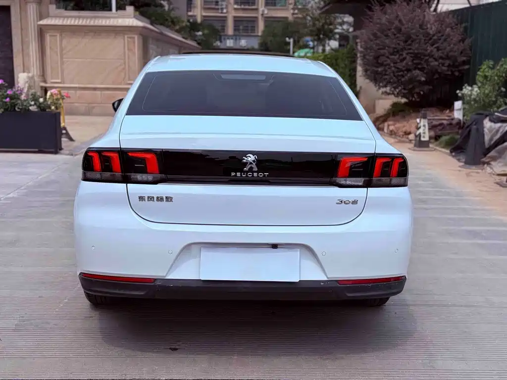 Peugeot 308 — миниатюра 9