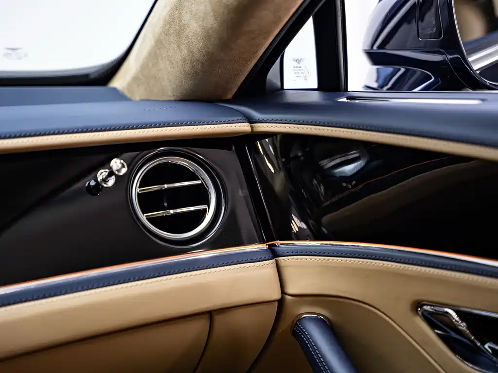 Bentley Flying Spur — миниатюра 12