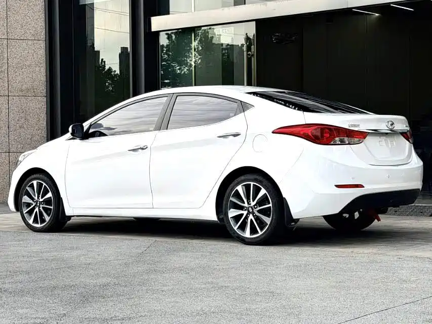 Hyundai Elantra Langdong — миниатюра 5