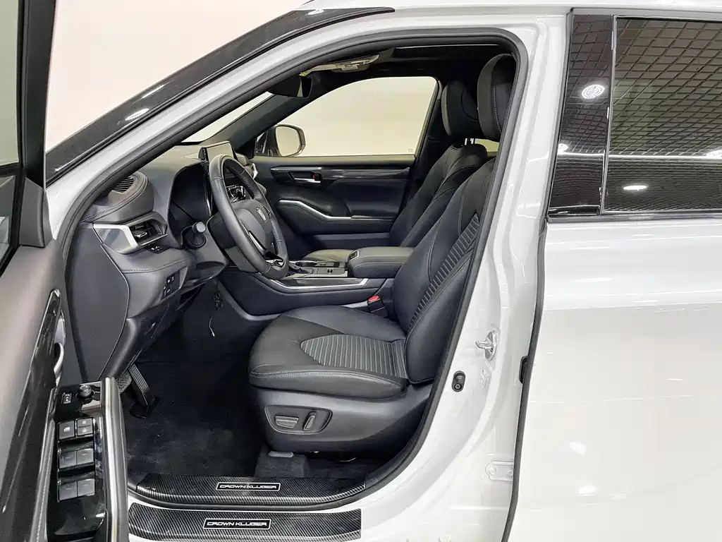 Toyota Crown Kluger — миниатюра 15