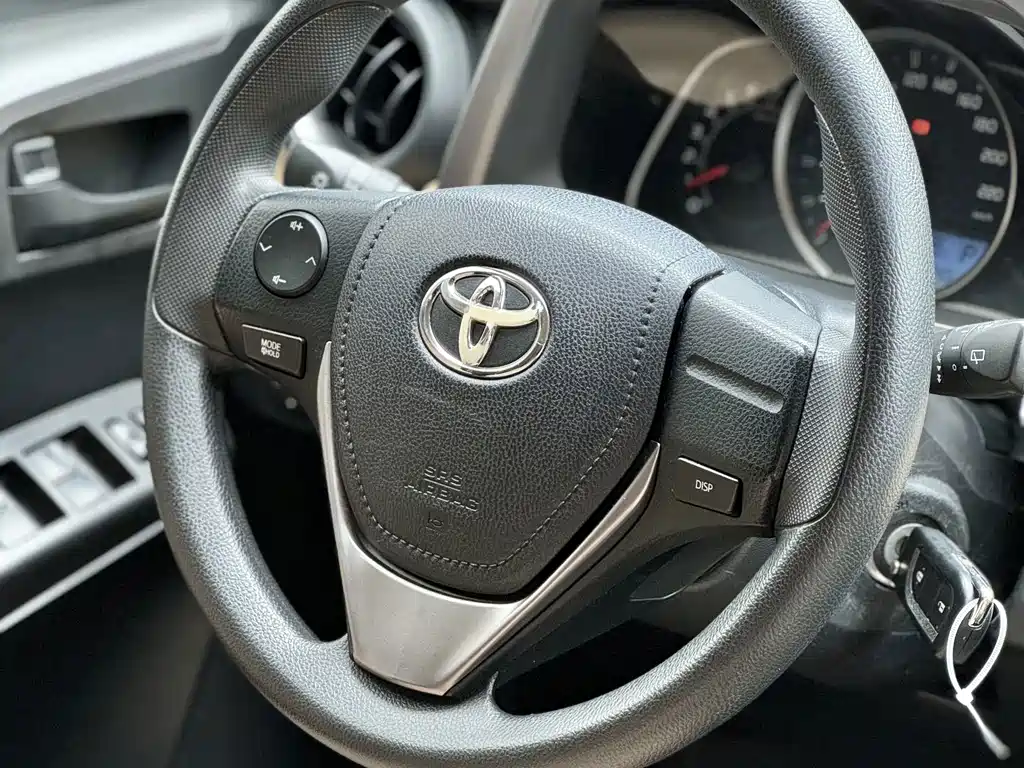Toyota RAV4 — миниатюра 13
